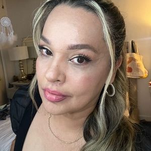 Meet your Posher, Zoraya